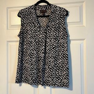 Very nice blouse black and white size large